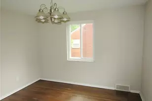 3020 Hebron Dr, Pittsburgh, PA 15235 - Photo 8