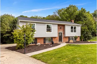 331 Rolling Hills Rd, Economy, PA 15042 - Photo 2