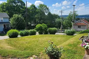 425 Summit Ave, Ellwood City, PA 16117 - Photo 2