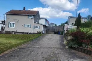425 Summit Ave, Ellwood City, PA 16117 - Photo 22