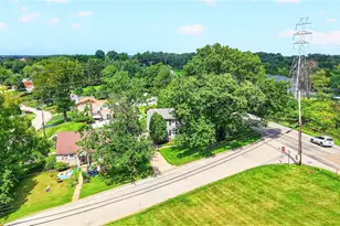 519 Diablo Dr, Bethel Park, PA 15102 - Photo 12
