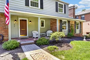 296 Park Entrance Dr, Pittsburgh, PA 15228 - Photo 2