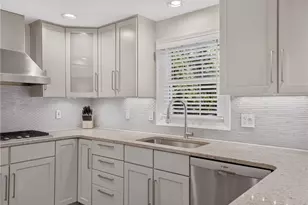 296 Park Entrance Dr, Pittsburgh, PA 15228 - Photo 8