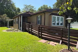 1553 Lee Ln, Grove City Boro, PA 16127 - Photo 2