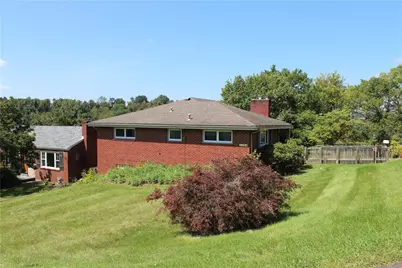 5500 Sagebrush Dr, Pittsburgh, PA 15236 - Photo 2