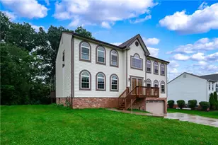 241 Jaclyn Dr, Cranberry Township, PA 16066 - Photo 2