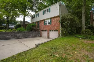 1520 Woodstream Dr, Pittsburgh, PA 15116 - Photo 2
