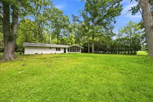 444 Leawood Dr, Neshannock Township, PA 16105 - Photo 2