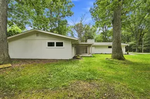 444 Leawood Dr, Neshannock Township, PA 16105 - Photo 4