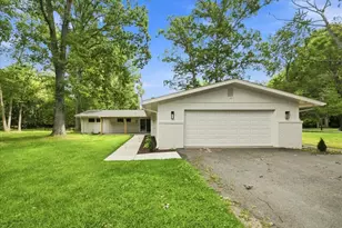 444 Leawood Dr, Neshannock Township, PA 16105 - Photo 6