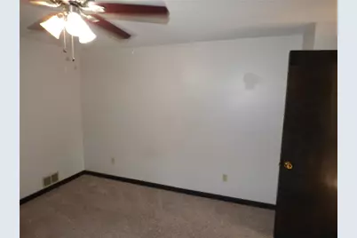 2709 Middletown Rd #2, Pittsburgh, PA 15205 - Photo 12