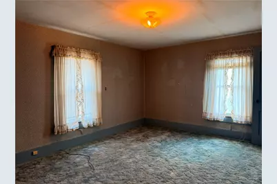 732 Clover Ave, Ellwood City, PA 16117 - Photo 12