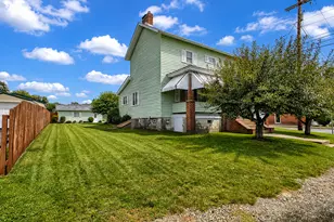 108 Railroad Ave, Hempfield Township, PA 15639 - Photo 2