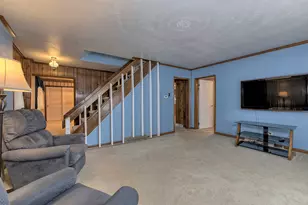 108 Railroad Ave, Hempfield Township, PA 15639 - Photo 12