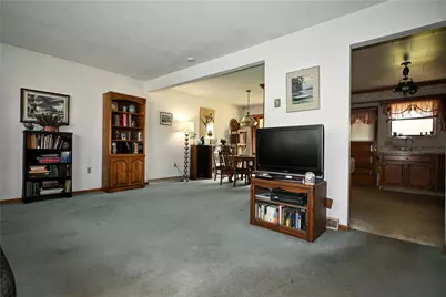 325 Liberty Street, California, PA 15419 - Photo 8