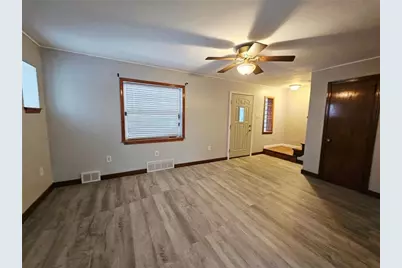 409 Mendelssohn Ave, Clairton, PA 15025 - Photo 6