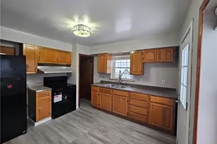 409 Mendelssohn Ave, Clairton, PA 15025 - Photo 10