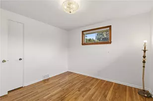 86 Thorncrest Dr, Stowe Township, PA 15136 - Photo 14