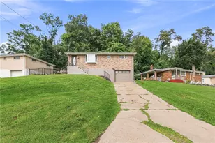 86 Thorncrest Dr, Stowe Township, PA 15136 - Photo 2