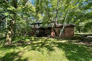 901 Stratford Rd, Fairfeld Township, PA 15658 - Photo 2