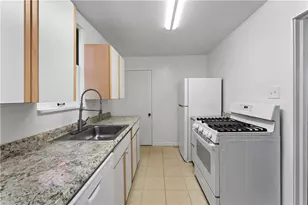 2921 Daniels St, Pittsburgh, PA 15210 - Photo 10