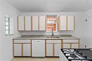 2921 Daniels St, Pittsburgh, PA 15210 - Photo 8