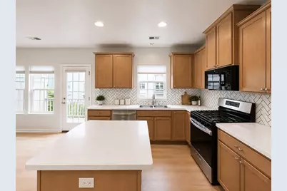 1502 Pointe View Dr, Adams Township, PA 16046 - Photo 10