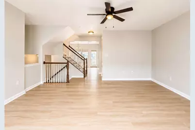 1502 Pointe View Dr, Adams Township, PA 16046 - Photo 12