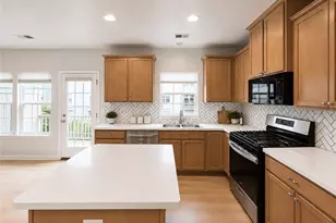 1502 Pointe View Dr, Adams Township, PA 16046 - Photo 10