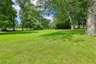 182 Upland Dr, Neshannock Township, PA 16105 - Photo 36