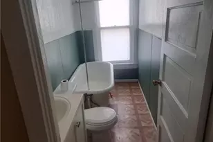 16 Cuyler Ave, Jeannette, PA 15644 - Photo 8