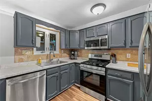 1011 Maryland Ave, Jeannette, PA 15644 - Photo 12
