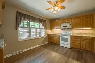 179 London Towne Dr, Pittsburgh, PA 15226 - Photo 2