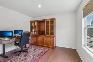 1105 Deerfield Dr, Pittsburgh, PA 15143 - Photo 18