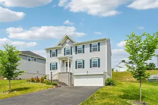 1105 Deerfield Dr, Pittsburgh, PA 15143 - Photo 1