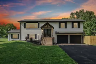 1130 Blue Sky Dr, Neshannock Township, PA 16105 - Photo 2