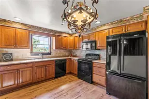 806 Longvue Dr, Chartiers, PA 15342 - Photo 14