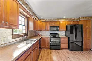 806 Longvue Dr, Chartiers, PA 15342 - Photo 14
