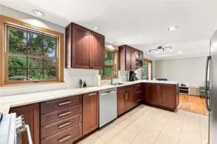 108 Valiant Dr, Pittsburgh, PA 15235 - Photo 2