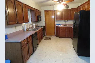 119 Elizabeth Drive, Twp of But NW, PA 16001 - Photo 4