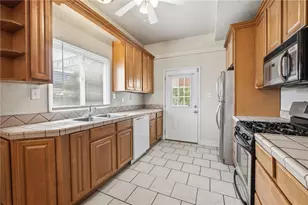 2336 Fox Wy, Pittsburgh, PA 15203 - Photo 10