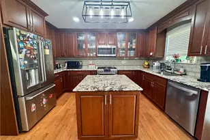 233 Grace Manor Dr, Robinson Twp, PA 15108 - Photo 6