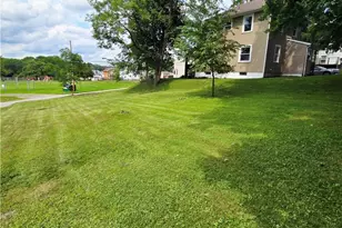 1401 Wade St Ext, Aliquippa, PA 15001 - Photo 22