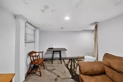 311 1/2 N 7th St, Jeannette, PA 15644 - Photo 10