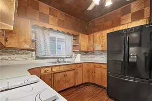 311 N 7th St, Jeannette, PA 15644 - Photo 14