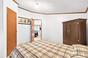206 Lewis Ave, Jeannette, PA 15644 - Photo 32