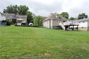 906 W Vine St, Mt Pleasant Boro, PA 15666 - Photo 34