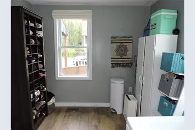 906 W Vine St, Mt Pleasant Boro, PA 15666 - Photo 22
