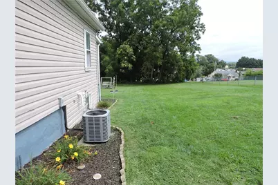 906 W Vine St, Mt Pleasant Boro, PA 15666 - Photo 36