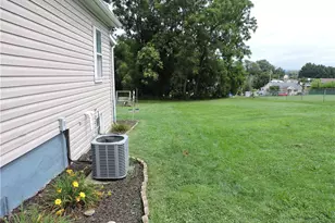 906 W Vine St, Mt Pleasant Boro, PA 15666 - Photo 36
